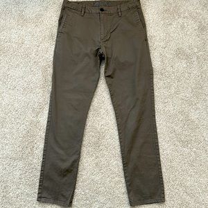 Vuori men’s Collins Chino pant size 32